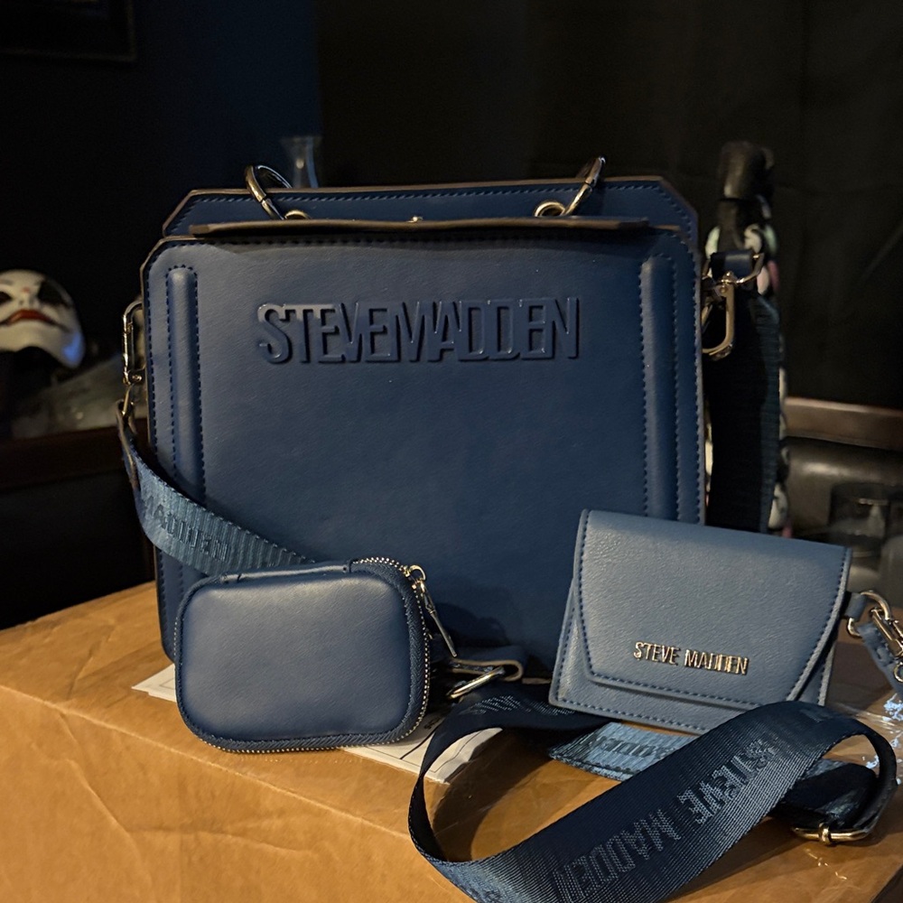Steve Madden Navy Men's Messenger Bag Set